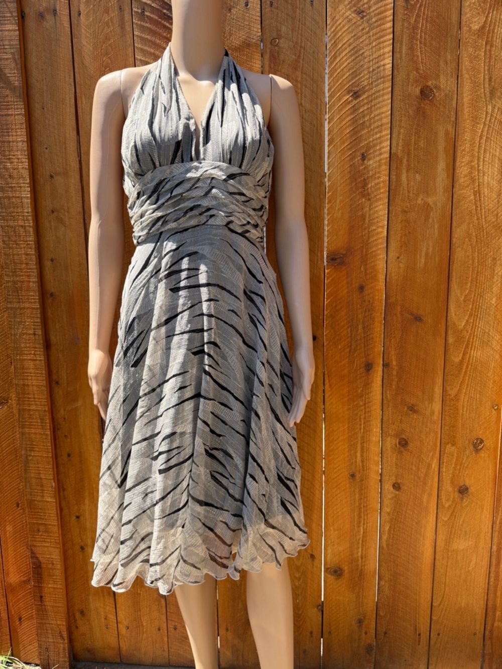 ECI New York Halter Neck Black & White Dress with Silver & Gold Threading - 4 - Picture 16 of 16